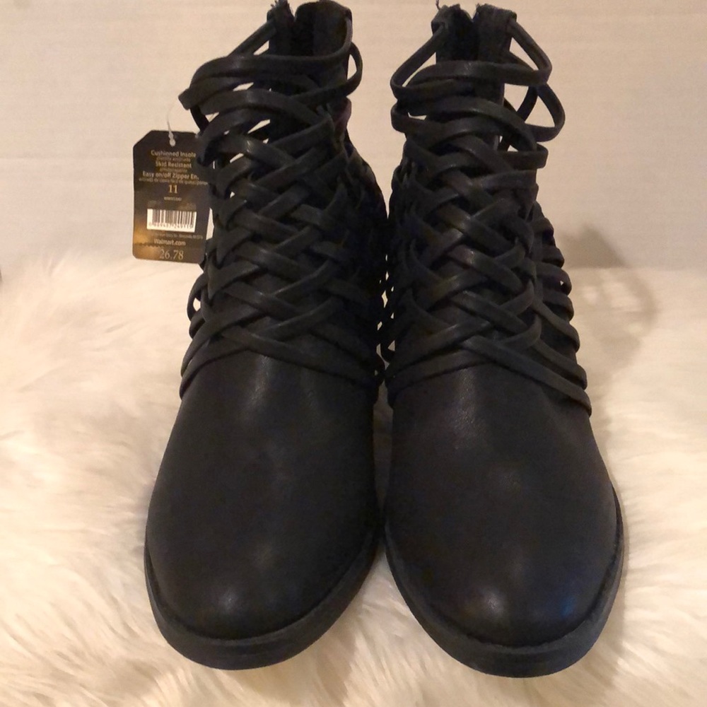 Big Buddha Strappy Ankle Boots/NWT - Picture 2 of 6